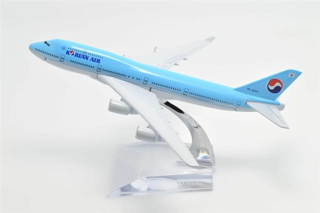 Бойнг 747 самолет модел макет Korean Air метален лайнер, град Радомир | Образователни / Занимателни - снимка 9