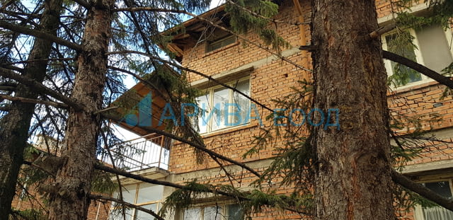 Етаж от къща с двор в Хасково