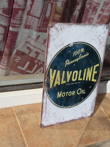 Метална табела кола Valvoline моторно масло реклама смяна, city of Radomir - снимка 2