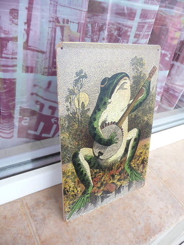 Метална табела музика жаба свири на струнен инструмент китар, град Радомир - снимка 2