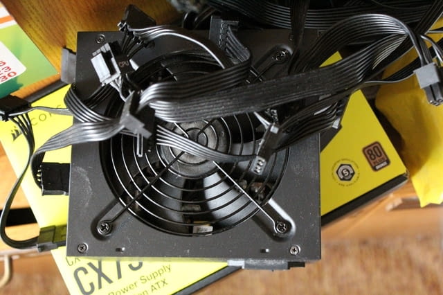 Захранващ блок за настолен гейминк компютър Cooler Master MWE Bronze 550W - снимка 3