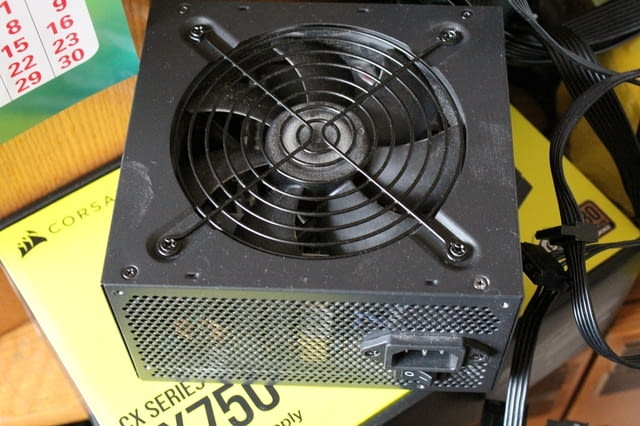 Захранващ блок за настолен гейминк компютър Cooler Master MWE Bronze 550W - снимка 4