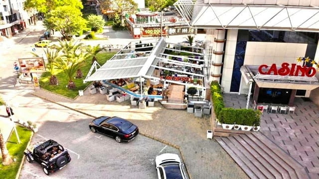 Търговски обект топ локация 348 m2 - city of Plovdiv | Bars - снимка 1