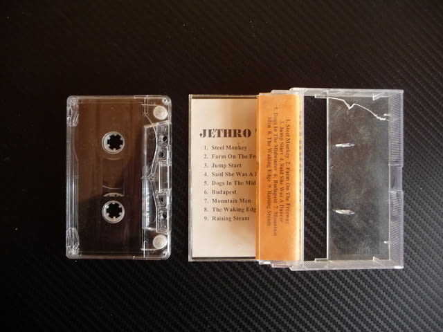 Jethro Tull рок албум ретро касетка магнитна лента касетофон, city of Radomir - снимка 2