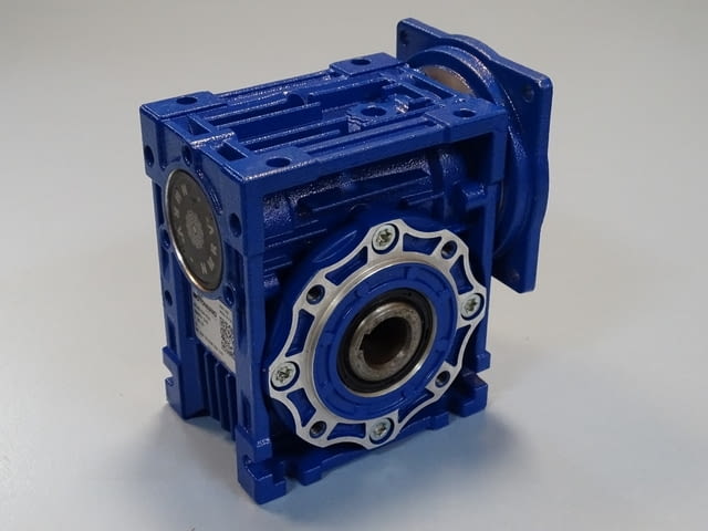 Червячен редуктор MOTOVARIO NHPV040 worm gear reducer i:30.00 - снимка 4