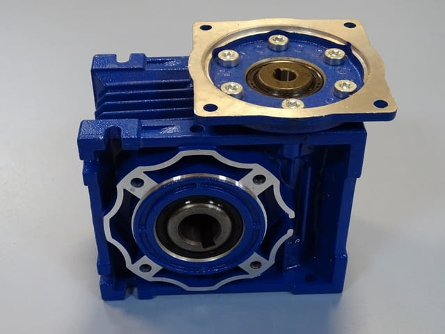 Червячен редуктор MOTOVARIO NHPV040 worm gear reducer i:30.00 - снимка 6