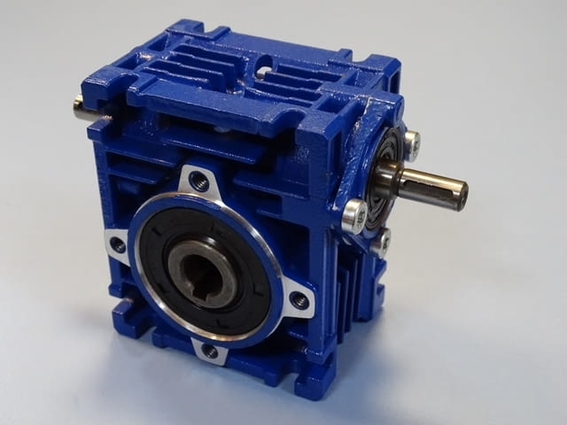 Червячен редуктор MOTOVARIO NRV030 worm gear reducer i:10.00, city of Plovdiv - снимка 2