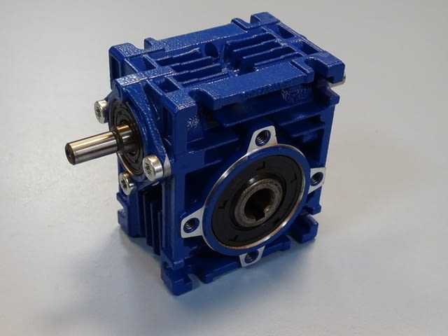 Червячен редуктор MOTOVARIO NRV030 worm gear reducer i:10.00, city of Plovdiv - снимка 5