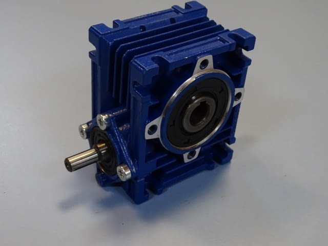 Червячен редуктор MOTOVARIO NRV030 worm gear reducer i:10.00, city of Plovdiv - снимка 7