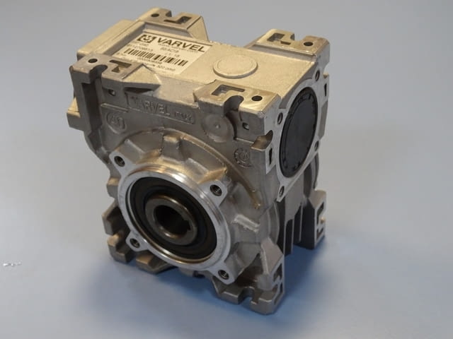 Червячен редуктор VARVEL FRT-G40 reducer worm gear box 1:15, city of Plovdiv - снимка 5