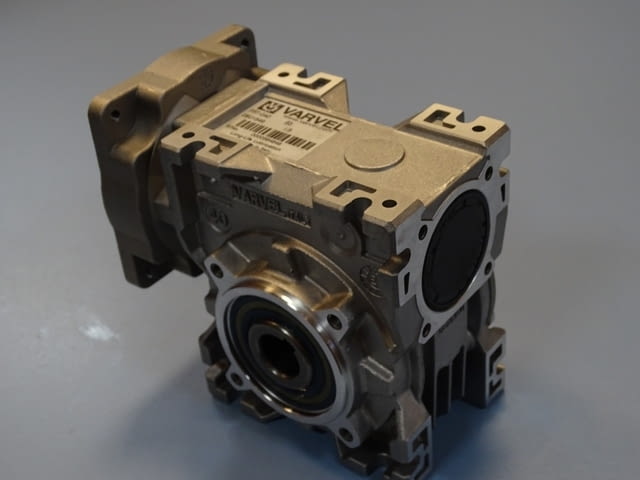 Червячен редуктор VARVEL FRT-G40 B3 reducer worm gear box 1:5 - снимка 4