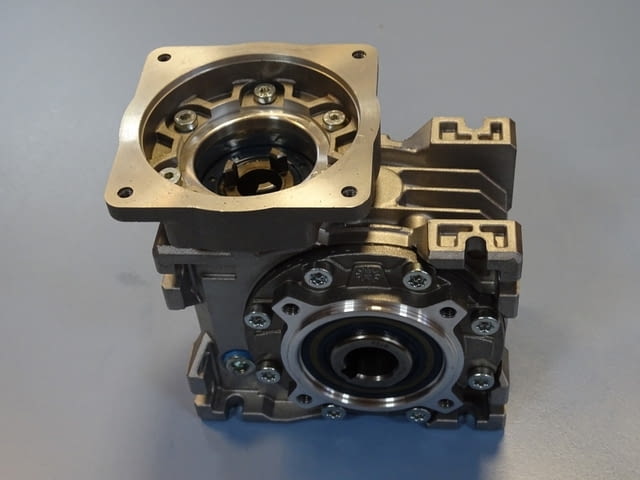 Червячен редуктор VARVEL FRT-G40 B3 reducer worm gear box 1:5 - снимка 8