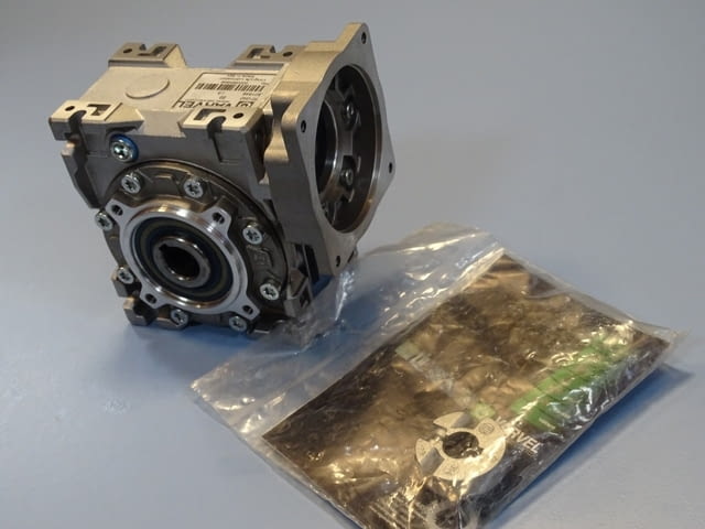 Червячен редуктор VARVEL FRT-G40 B3 reducer worm gear box 1:5 - снимка 10