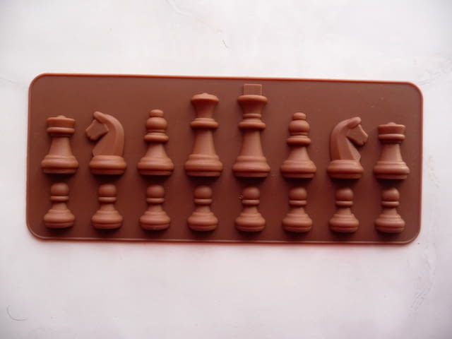 Силиконовa формa за сладкиши шахматни фигури бонбони шах мат, град Радомир - снимка 1