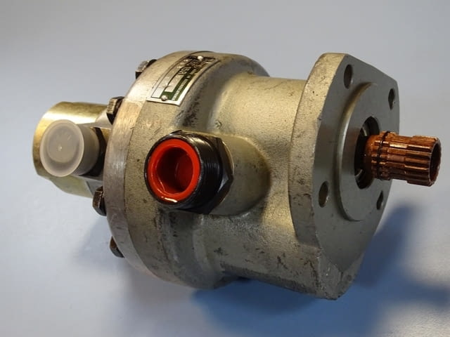 Хидравлична помпа Jihostroj ZBC 15R0-1 gear pump, city of Plovdiv | Industrial Equipment - снимка 6