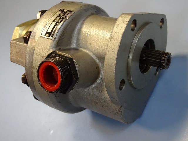 Хидравлична помпа Jihostroj ZBC 10RТ2 gear pump, city of Plovdiv | Industrial Equipment - снимка 7