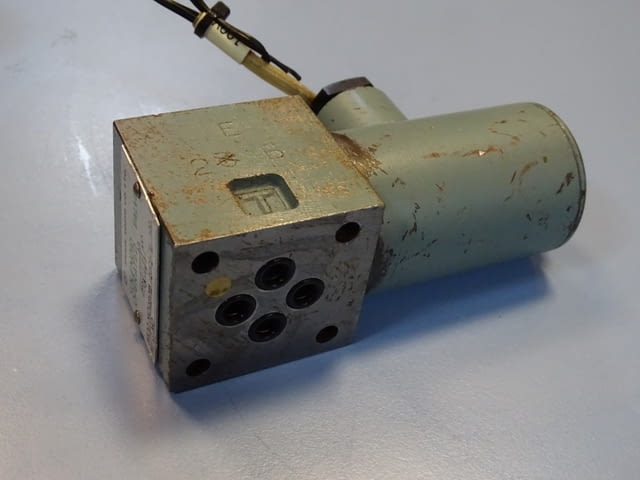 Хидравличен разпределител Daikin DSOM4-2G012N-100 solenoid valve 100V - снимка 7