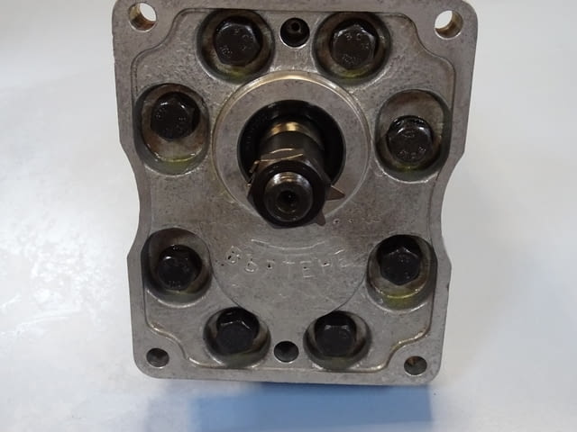 Хидравлична помпа сдвоена "Хидравлика" С54Х/С25Х 175 Bar 1500 min-1 - снимка 5