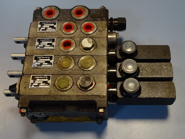 Хидравличен разпределител за мотокар "Хидравлика" 346КК1-1 4-секции - снимка 8