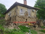 Къща с двор в село Габровци - махала Свирците