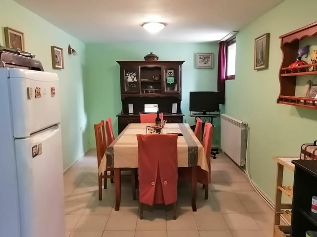 Самостоятелна вила на Килифаревския манастир, 10 км от Велико Търново - снимка 2