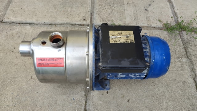 Продавам самозасмукваща помпа EBARA JEXM/A 100, град София | Поливни Системи - снимка 1