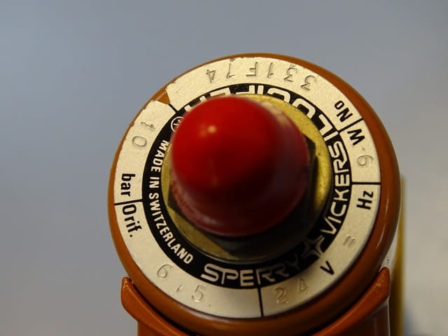 Пневматичен вентил Sperry Vickers Lucifer 331F74 pneumatic valve 24VDC - снимка 7