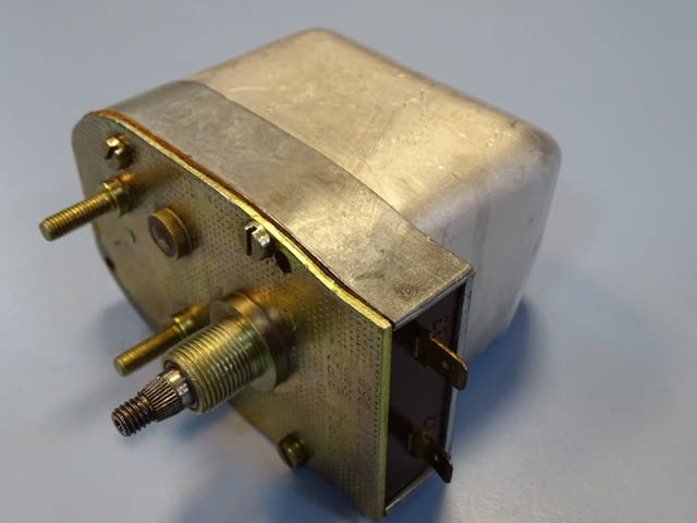 Мотор редуктор за чистачки Bosch 0390117050 wiper motor 24VDC - снимка 2