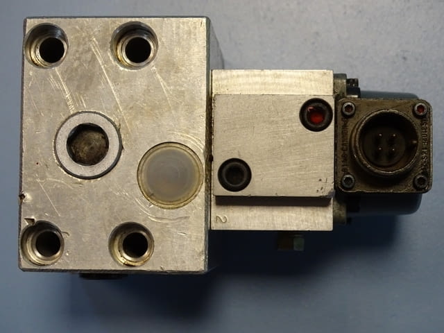 Серво клапан MOOG mod 77-720/77-715 flow control servo valve, град Пловдив - снимка 7