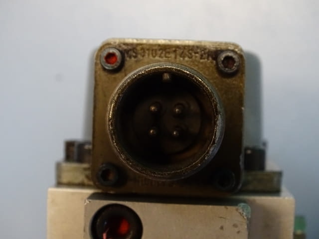 Серво клапан MOOG mod 77-720/77-715 flow control servo valve, град Пловдив - снимка 8