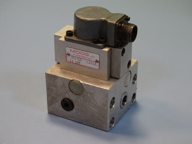 Серво клапан MOOG mod 77-720/77-715 flow control servo valve, град Пловдив - снимка 9
