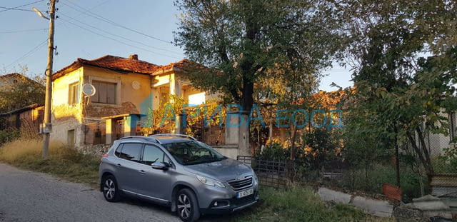 Къща в с. Стамболийски, община Хасково 2-етажна, Тухла, 156 м2 - село Стамболийски | Къщи / Вили - снимка 1