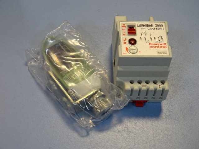 Фотоелектрически сензор Honeywell Lumandar 3000 Cometa FF-LAMT30RH Photoelectric switch - снимка 2