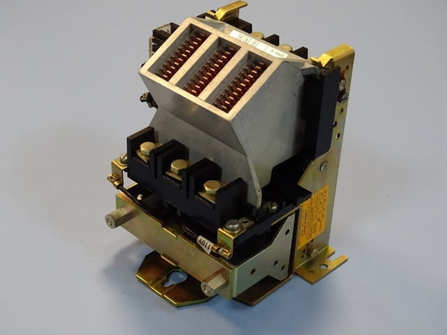 Контактор UNELEC ROC 80U(UTE C63-110) contactor 63A 110V, град Пловдив | Промишлено Оборудване - снимка 1