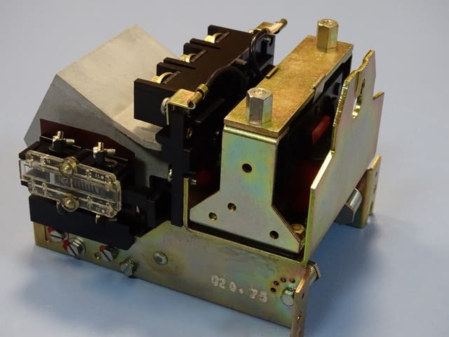 Контактор UNELEC ROC 80U(UTE C63-110) contactor 63A 110V, град Пловдив | Промишлено Оборудване - снимка 7