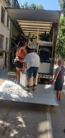 Хамали Варна, Хамалски услуги Варна В страната, Извозване на строителни отпадъци, Опаковане в кашони, Транспорт на битова техника, Транспорт на мебели, Извозване на битова техника, Извозване на стари мебели, Извозване на строителни отпадъци, Опаковане в кашони, Разтоварване на товари, Товарене на товари, Чистене на мазета/тавани, 2500 т - град Варна | Транспортни / Хамалски - снимка 2