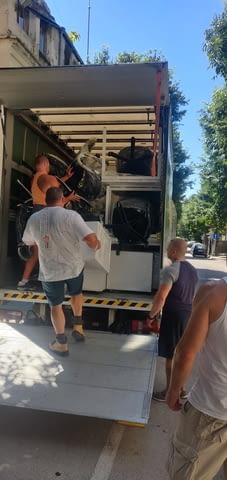 Хамали Варна, Хамалски услуги Варна В страната, Извозване на строителни отпадъци, Опаковане в кашони, Транспорт на битова техника, Транспорт на мебели, Извозване на битова техника, Извозване на стари мебели, Извозване на строителни отпадъци, Опаковане в кашони, Разтоварване на товари, Товарене на товари, Чистене на мазета/тавани, 2500 т - град Варна | Транспортни / Хамалски - снимка 4