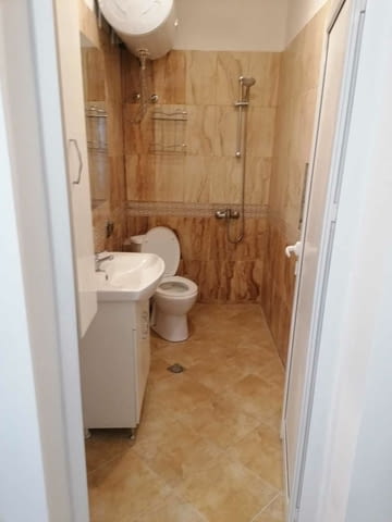 Дава се под наем двустаен апартамент в Център 2-стаен, 65 м2, Тухла - град Пловдив | Апартаменти - снимка 3