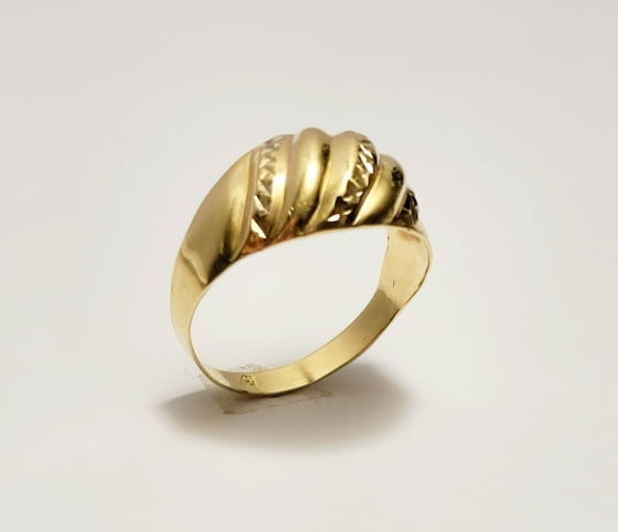 Златен пръстен-1.77 гр. - град Горна Оряховица | Пръстени - снимка 1