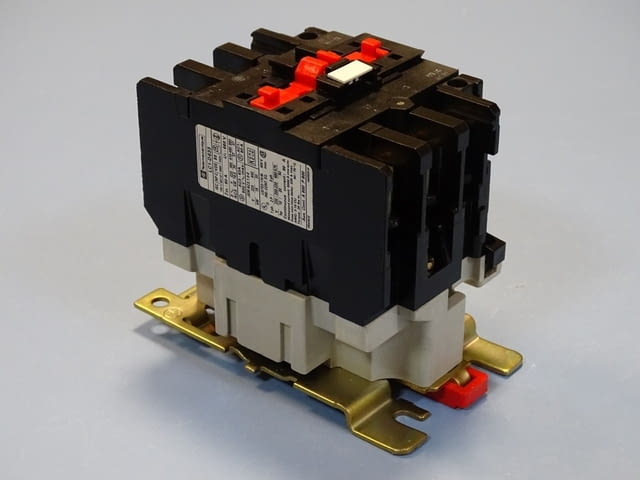 Контактор Telemecanique LC1-D633 M7 contactor 80A 220V/50Hz, град Пловдив - снимка 1