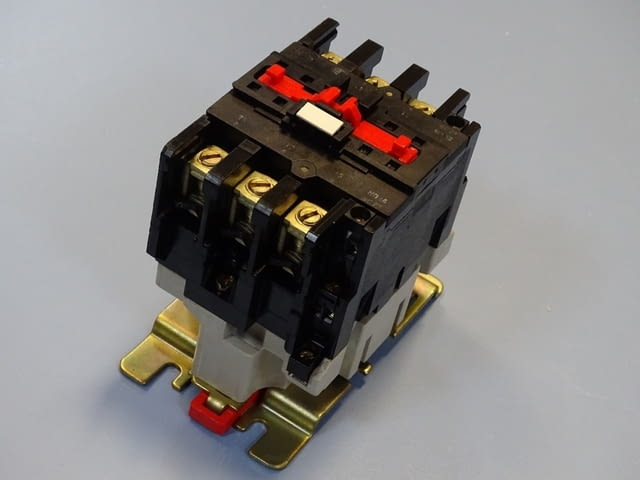 Контактор Telemecanique LC1-D633 M7 contactor 80A 220V/50Hz, град Пловдив - снимка 7