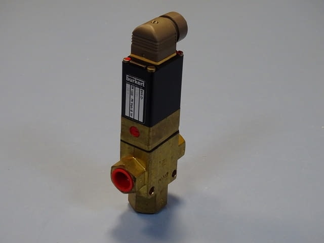 Магнет вентил Burkert 344-D solenoid valve 24VDC G1/2, град Пловдив | Промишлено Оборудване - снимка 1