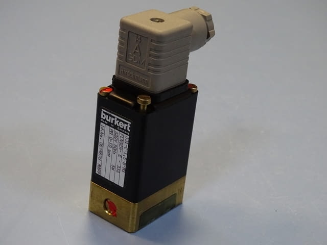 Магнет вентил Burkert 331-C-1.5-B-MS 3/2 way solenoid valve 220VAC - снимка 7