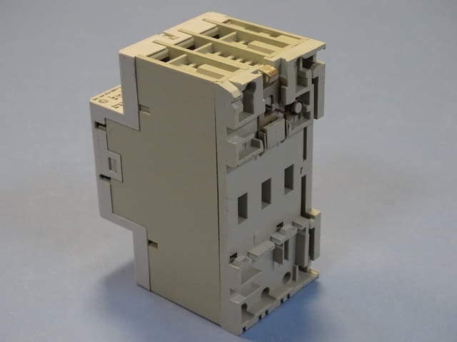 Моторна защита Sprecher+Schuh KTA 3-25 2.5/4A overload relay motor control - снимка 7