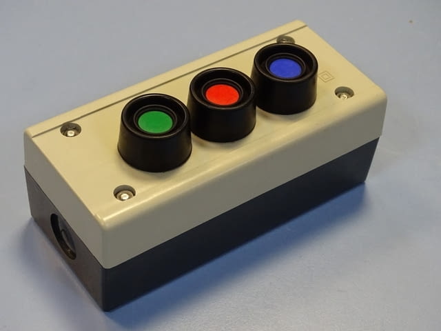 Бутониера 3-бутона Klockner-Moeller 099612, град Пловдив | Промишлено Оборудване - снимка 7