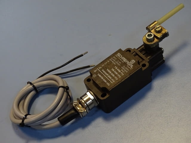 Краен изключвател Schmersal T4V7H336-11z limit switch 220V, град Пловдив | Промишлено Оборудване - снимка 5