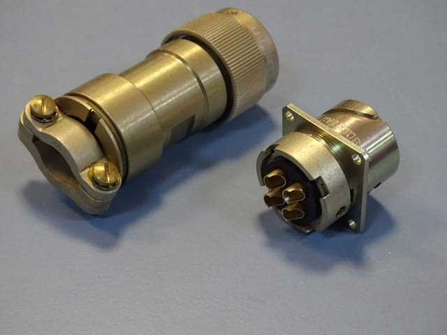 Кръгъл конектор Souriau 840 series circular connector 4 contacts - снимка 7