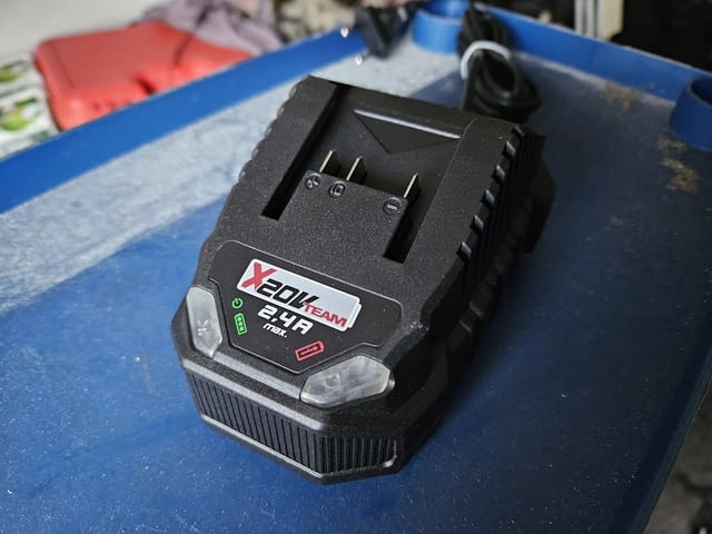 Parkside зарядно за батерии 20V 2А - град Видин | Инструменти - снимка 1