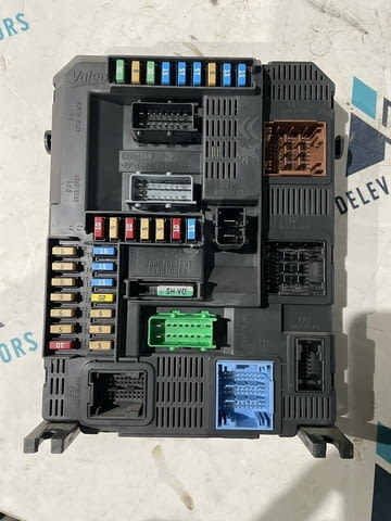 9819849680 N02 BSI модул от Пежо 208 1.2i VTi, 82 кс., 5 ск., 2018 г. - снимка 1