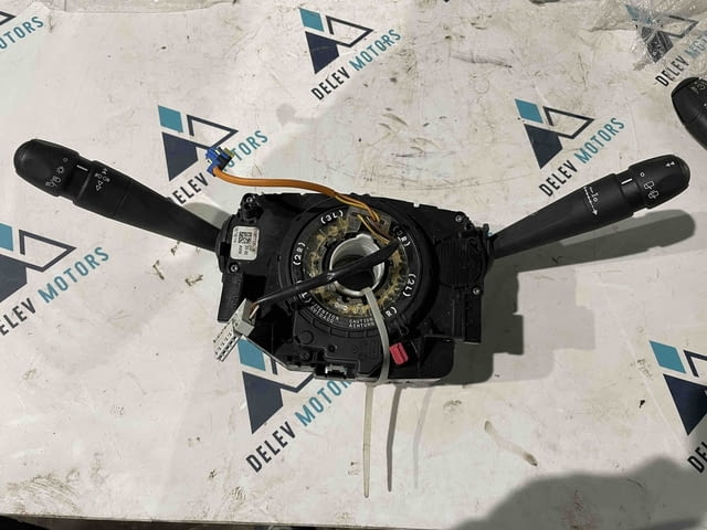 98081767ZD03 ключ лостчета за мигачи фарове чистачки от Пежо 208 1.2i VTi, 82 кс., 5 ск., 2018 г. - снимка 1